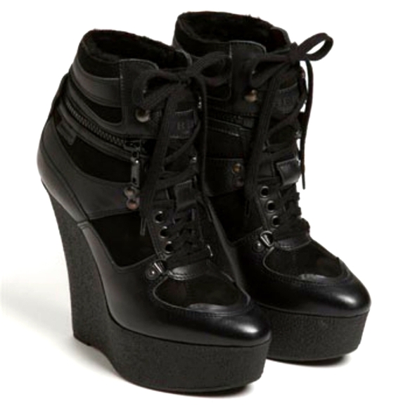 Burberry 37.5 whimsigoth - Picture 1 of 3